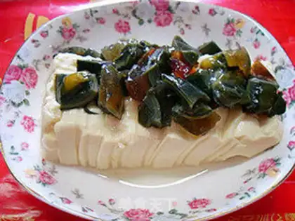 Make Preserved egg mixed with tofu step 3