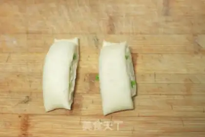 Make Scallion scented roll step 8