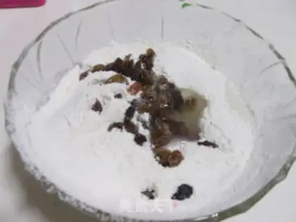Make Raisins and Xiaofen step 4
