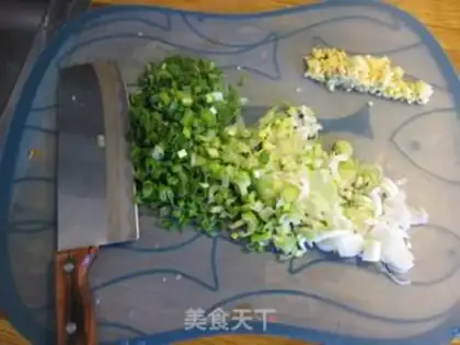 Make Pork and green onion buns step 2