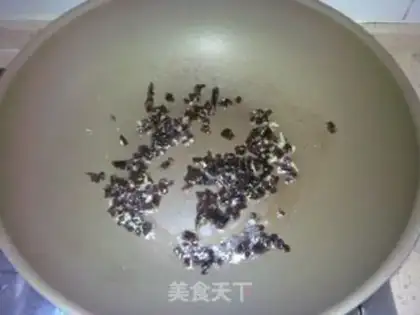 Make Baiyu emerald home-cooked dish step 2