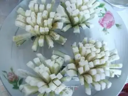 Make Maotai-flavored minced pork, chrysanthemum and tomato step 5