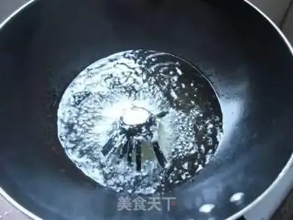 Make Maotai-flavored minced pork, chrysanthemum and tomato step 6