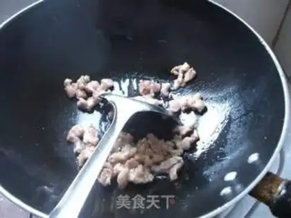 Make Maotai-flavored minced pork, chrysanthemum and tomato step 7