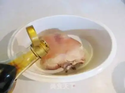 Make braised pork knuckle step 3