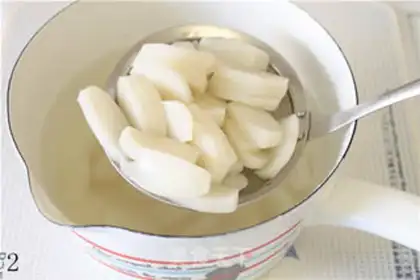 Make Sausage and spicy cabbage fried rice cake step 1