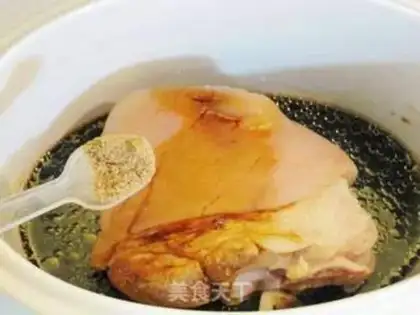Make braised pork knuckle step 6