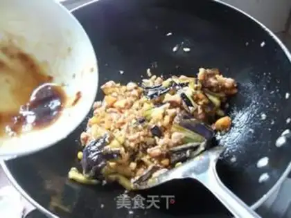 Make Maotai-flavored minced pork, chrysanthemum and tomato step 11