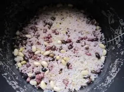 Make Wugu rice ball step 3