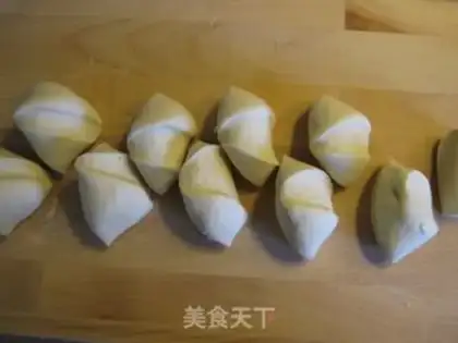Make Pork and green onion buns step 7