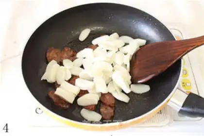 Make Sausage and spicy cabbage fried rice cake step 3