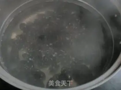 Make stir-fry cocoons and pupae step 1