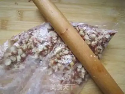 Make Wugu rice ball step 6