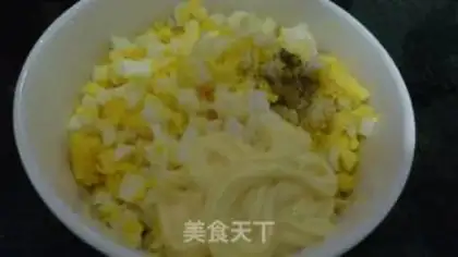 Make egg sandwich step 3