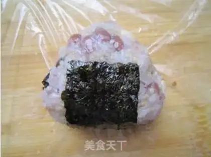 Make Wugu rice ball step 12