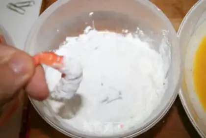 Make Shrimp balls with sesame heart step 2
