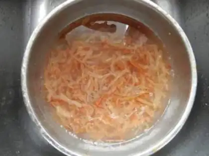 Make Salad jellyfish head step 1