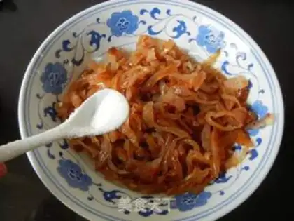 Make Salad jellyfish head step 3