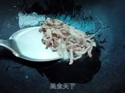 Make stir-fried whitebait with bacon step 3