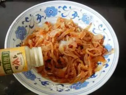 Make Salad jellyfish head step 4