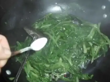 Make stir-fried vegetable with wheat and vegetable step 4