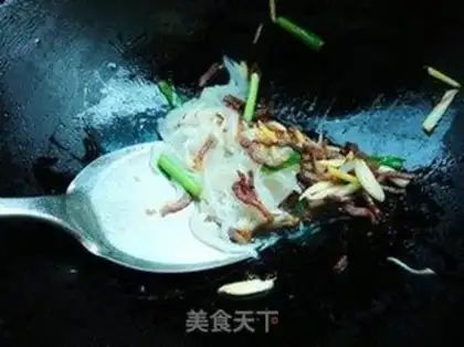 Make stir-fried whitebait with bacon step 5