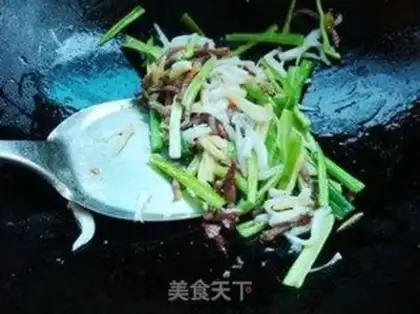 Make stir-fried whitebait with bacon step 6