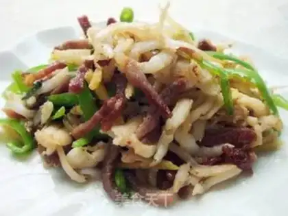 Make stir-fried whitebait with bacon step 7
