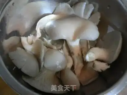 Make Beer stewed chicken nuggets with mushroom step 2
