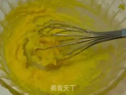 Make Egg yolk coconut shredded ball step 3