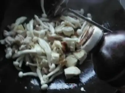 Make Braised tofu with white mushroom step 6