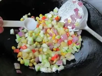 Make stir-fried diced vegetables step 6