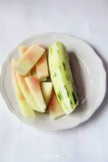 Make Honey choked melon skin shredded step 1