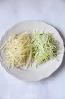 Make Honey choked melon skin shredded step 2