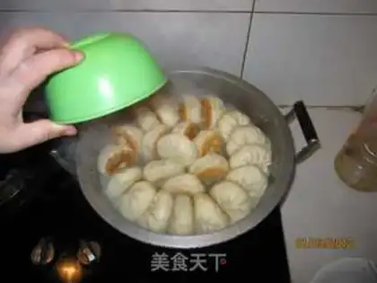 Make Pan-fried buns with leek and pork step 5