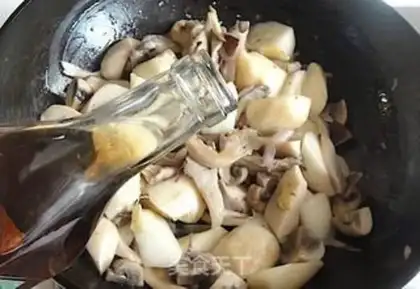Make Stewed mushroom and yam step 9