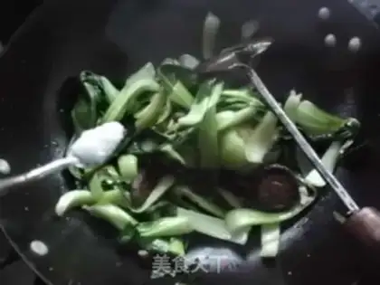 Make Mushrooms and green vegetables step 4