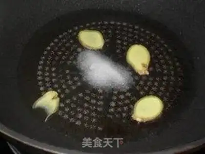 Make stir-fried pork heart with green pepper step 4