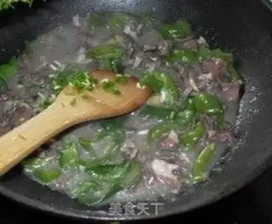 Make stir-fried pork heart with green pepper step 9