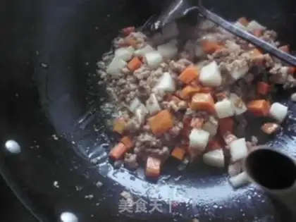 Make stir-fried five-color diced vegetables step 6