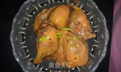 Make Home-made stewed chicken head step 4