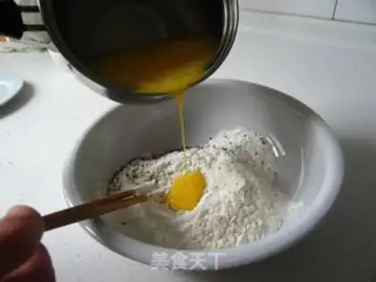 Make Homemade family crispy egg roll step 3