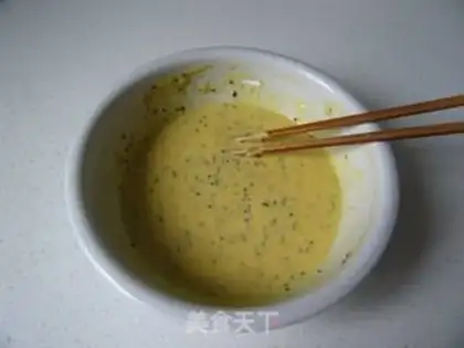 Make Homemade family crispy egg roll step 4
