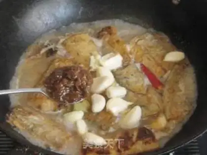 Make Spicy garlic hairtail step 8