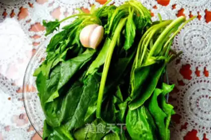 Make Home-cooked spinach with sesame sauce step 0