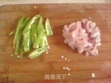 Make shredded pork macaroni step 4