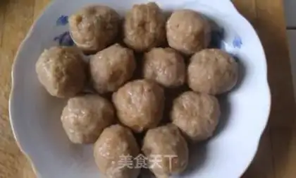Make Braised meatballs step 1