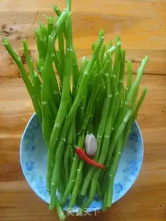 Make stir-fried cabbage stalks step 0