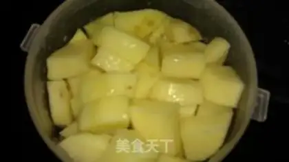 Make Braised chicken with potatoes step 2