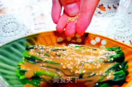Make Home-cooked spinach with sesame sauce step 6